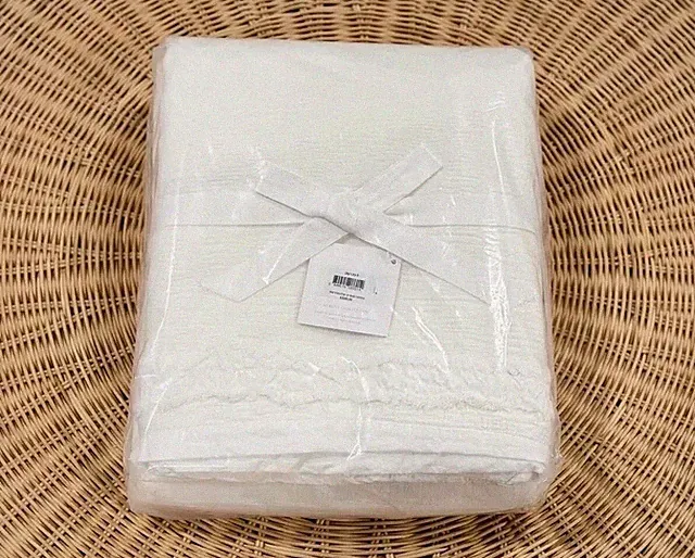 NEW Serena & Lily Mar Vista Matelassé Duvet Cover (Twin)-White