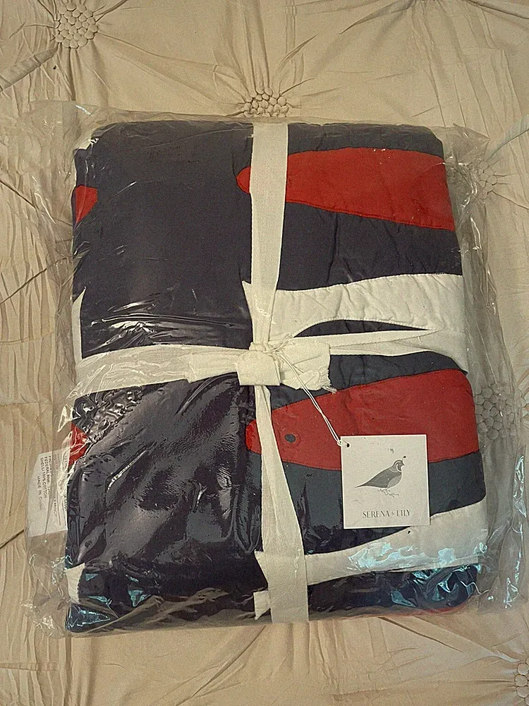 Serena Lily Quilt Coverlet Fisherman Navy Blue Fish Discontinued NOS Nautical