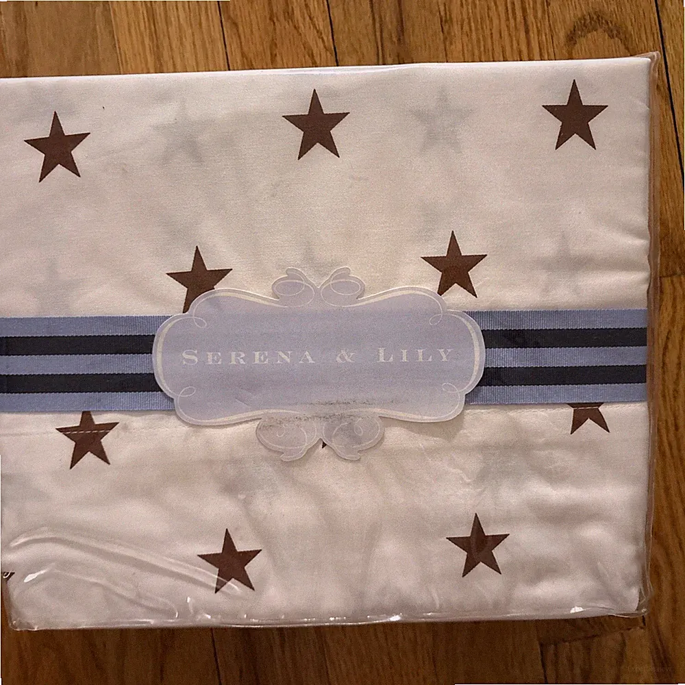 Serena & Lily Twin Star Sheet Set (chocolate)